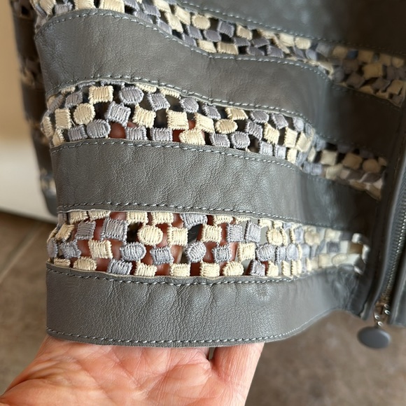 ARMANI COLLEZIONI Evening Jacket - Picture 5 of 9